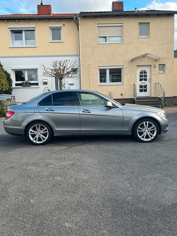 Grau Gebraucht 2007 Mercedes C220 Limousine | 6.500 € (Fairer Preis) - Bild 1/4