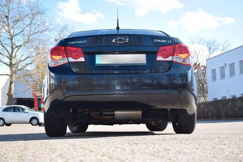 Gebraucht Chevrolet Cruze LT 163 PS (119 kW) 2011 Schwarz Limousine