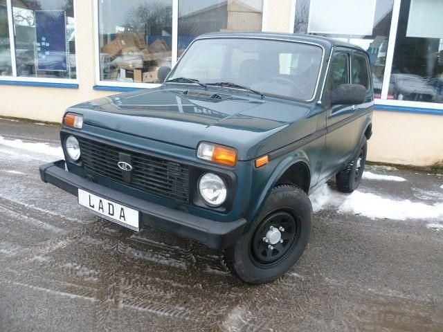 Gebraucht Lada niva 83 PS (61 kW) 2011 Grün SUV