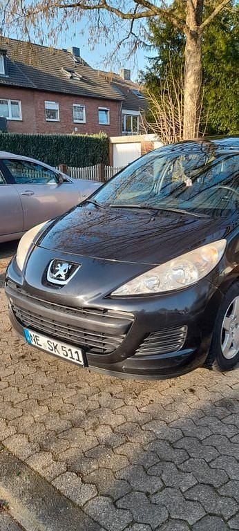 Gebraucht Peugeot 207 Tendance 73 PS (53 kW) 2011 Schwarz Kombi