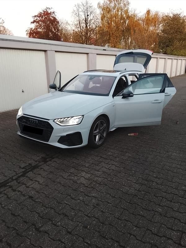 Weiß Gebraucht 2024 Audi A4 S-Line Kombi | 32.500 € (Superpreis) - Bild 1/4