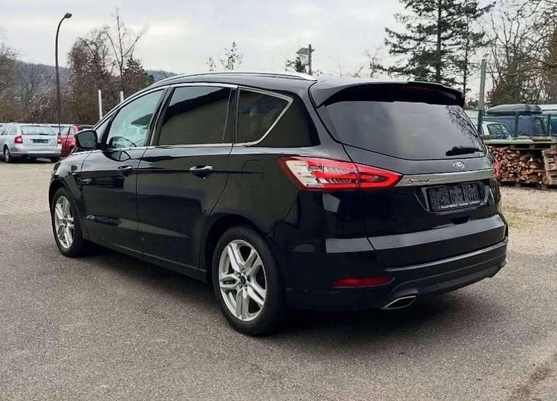 Gebraucht Ford S-MAX Titanium 179 PS (131 kW) 2016 Schwarz Van / Kleinbus