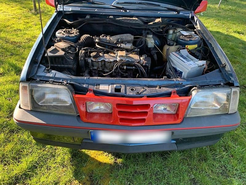 Gebraucht Opel Ascona 115 PS (84 kW) 1987 Blau Kleinwagen