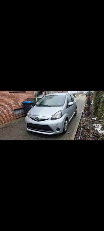 Gebraucht Toyota Aygo 68 PS (50 kW) 2013 Kleinwagen
