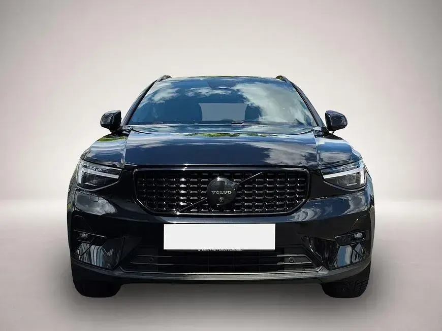 Gebraucht Volvo XC40 Plus 163 PS (119 kW) 2025 Manufacturer SUV