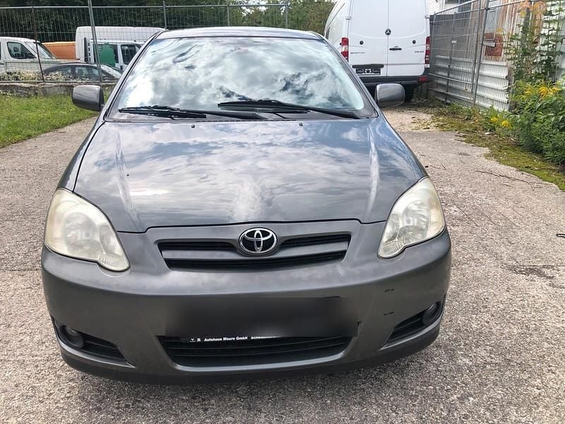 Grau Gebraucht 2006 Toyota Corolla Limousine | 3.999 € (Fairer Preis) - Bild 1/4