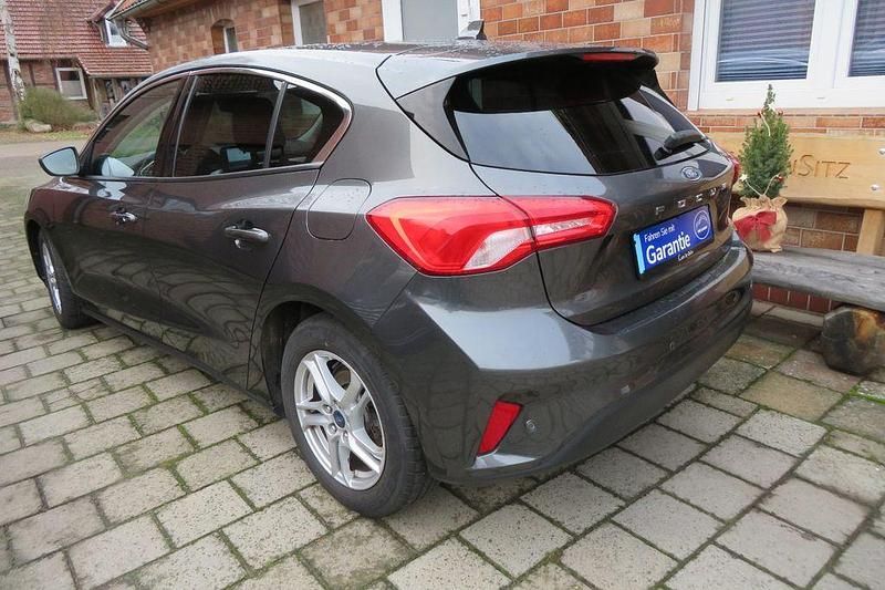 Gebraucht Ford Focus Cool & Connect 125 PS (91 kW) 2018 Limousine