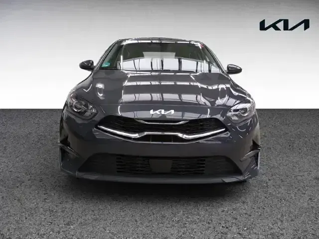 Używany Kia Ceed Vision 140 KM (102 kW) 2025 Szary Hatchback