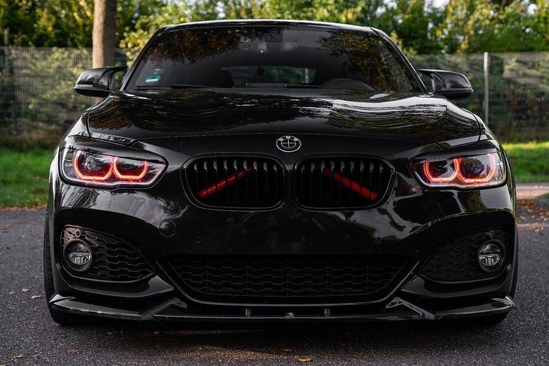 Schwarz Gebraucht 2018 BMW 120 M Sport Kleinwagen | 21.999 € - Bild 1/4