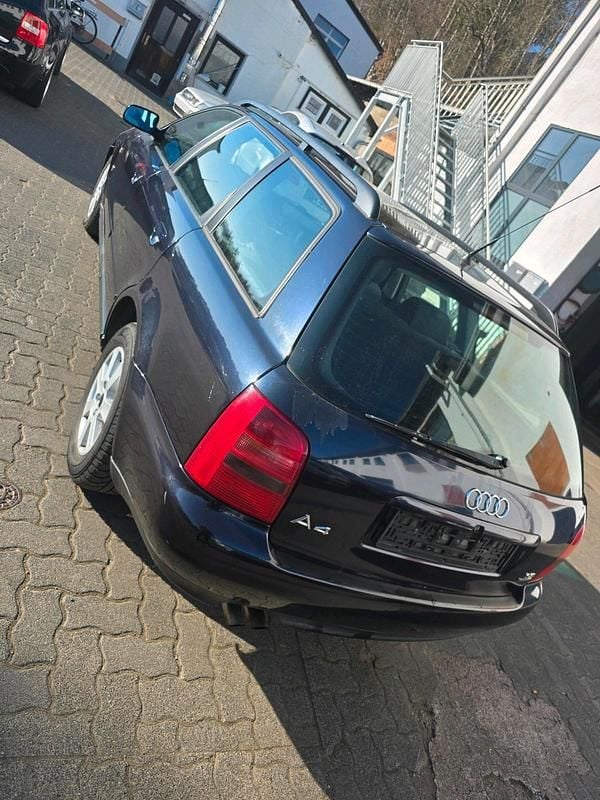 Gebraucht Audi A4 125 PS (91 kW) 1997 Blau Kombi