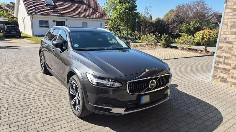 Gebraucht Volvo V90 CC 197 PS (144 kW) 2022 Grau Kombi