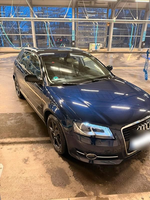Używany Audi A3 105 KM (77 kW) 2012 Niebieski Hatchback