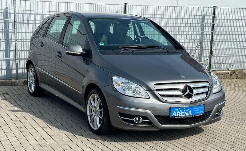 Gebraucht Mercedes B180 109 PS (80 kW) 2010 Grau Van / Kleinbus