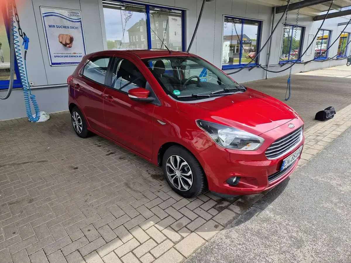 Gebraucht Ford Ka Cool & Sound Edition 86 PS (63 kW) 2017 Rot Limousine