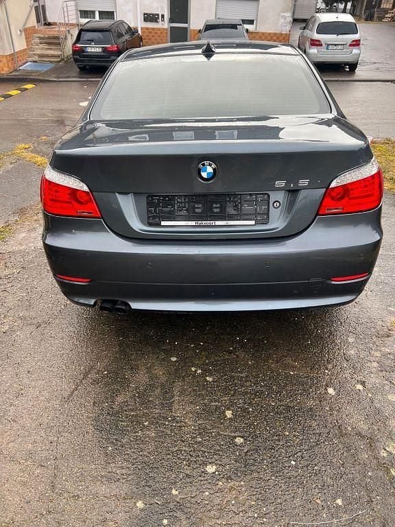 Gebraucht BMW 525 197 PS (144 kW) 2008 Grau Limousine