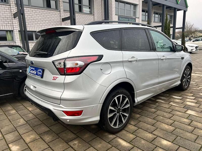 Gebraucht Ford Kuga ST-Line 179 PS (131 kW) 2016 Polarsilber metallic SUV
