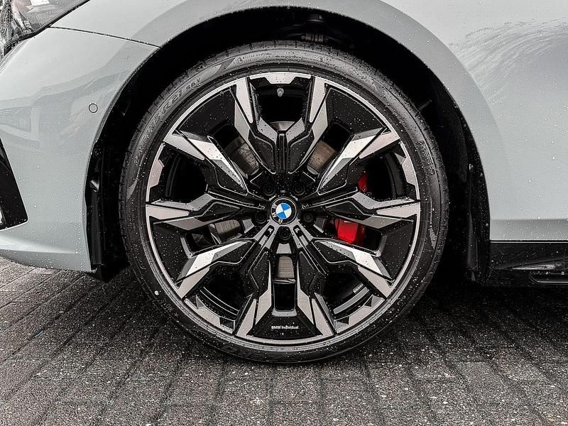 Neu BMW 520 M Sport 197 PS (144 kW) 2026 Grau Limousine