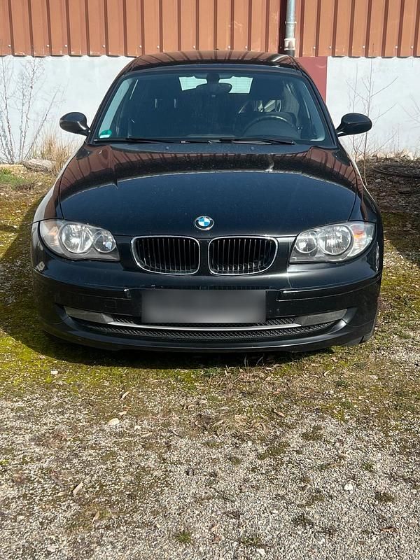 Gebraucht BMW 116 116 PS (85 kW) 2009 Schwarz Kleinwagen