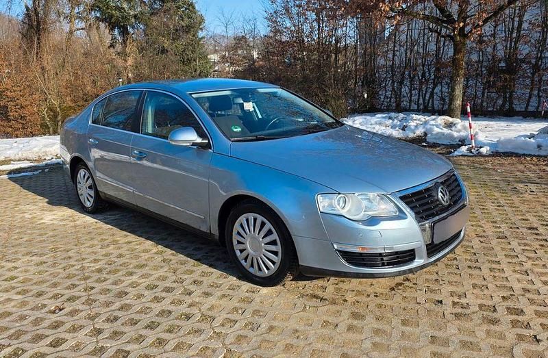 Gebraucht VW Passat Comfortline 140 PS (102 kW) 2005 Blau Limousine