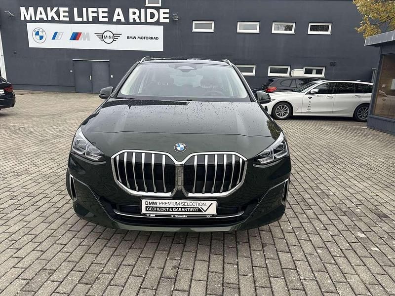 Gebraucht BMW 218 136 PS (100 kW) 2024 Sanremo green Van / Kleinbus