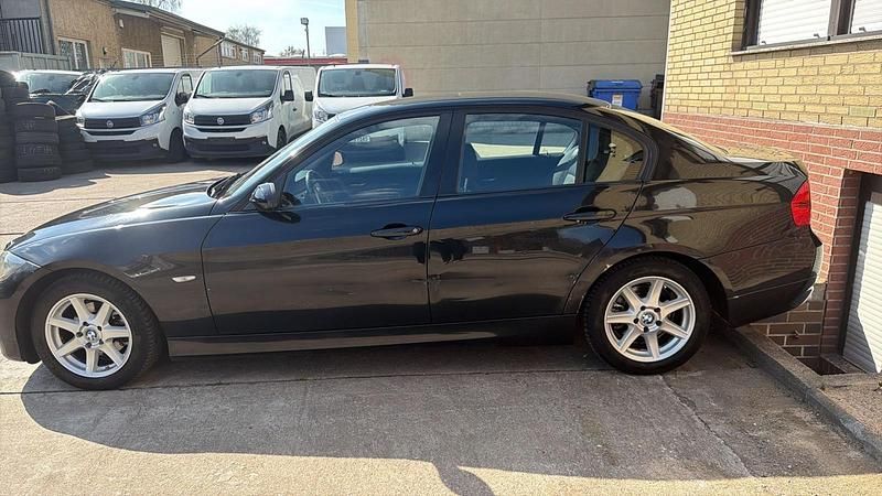 Gebraucht BMW 318 130 PS (95 kW) 2006 Schwarz Limousine