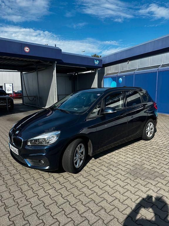 Schwarz Gebraucht 2018 BMW 220 Active Tourer Van / Kleinbus | 15.400 € (Guter Preis) - Bild 1/4