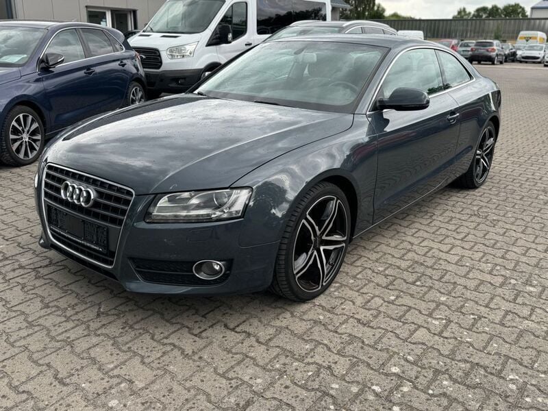Grau Gebraucht 2010 Audi A5 Comfort Coupé | 8.900 € (Guter Preis) - Bild 1/4