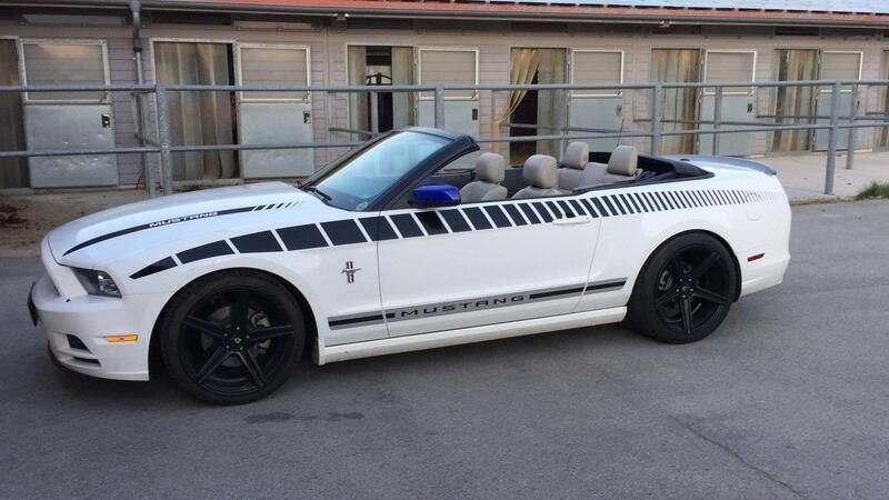 Weiß Gebraucht 2012 Ford Mustang Cabrio | 19.900 € - Bild 1/4