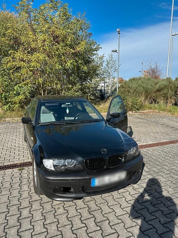 Schwarz Gebraucht 2003 BMW 320 Limousine | 1.900 € (Superpreis) - Bild 1/4