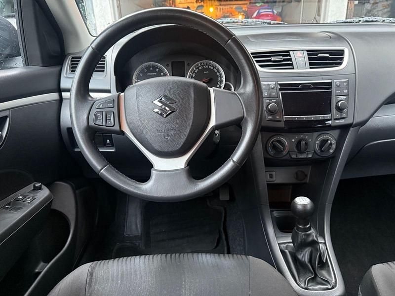 Gebraucht Suzuki Swift Club 94 PS (69 kW) 2012 Schwarz Kleinwagen