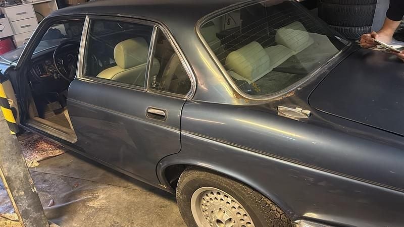 Gebraucht 1983 Jaguar XJ12 Limousine | 1.899 € - Bild 1/4