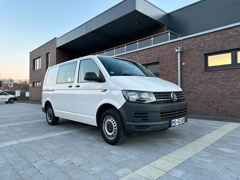 Weiß Gebraucht 2015 VW T5 Van | 12.749 € (Guter Preis) - Bild 1/4