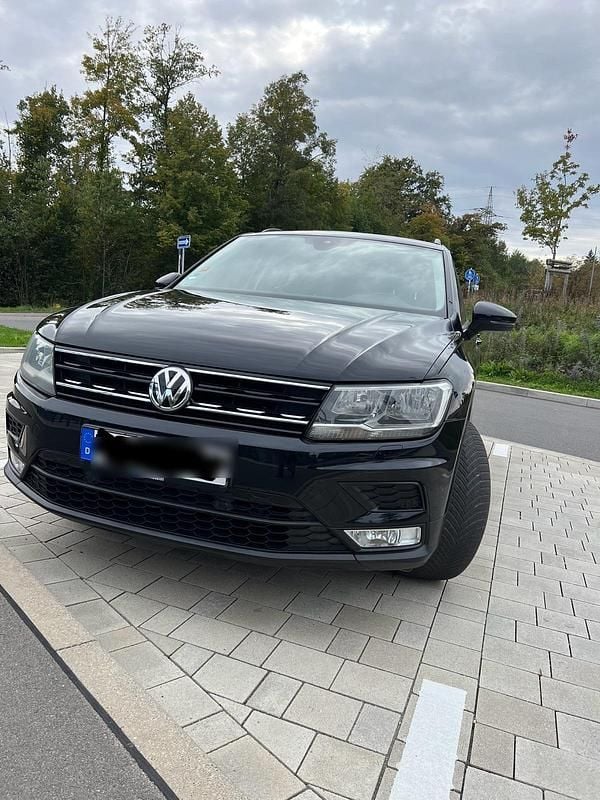 Schwarz Gebraucht 2016 VW Tiguan SUV | 13.000 € - Bild 1/4
