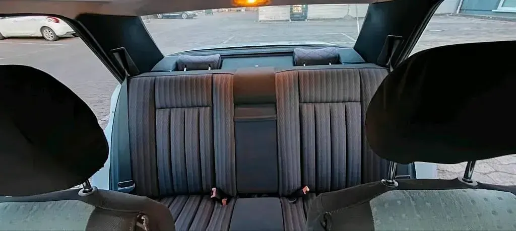 Gebraucht Mercedes 200 75 PS (55 kW) 1991 Weiß Limousine