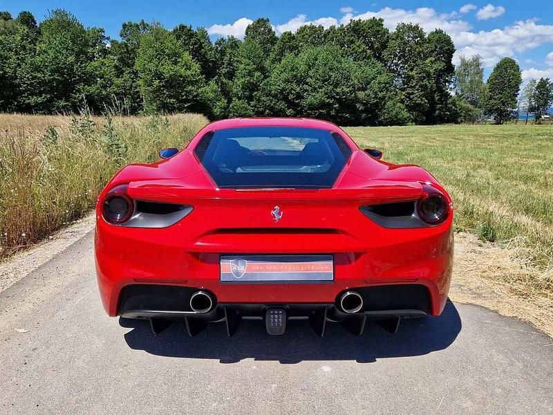 Second-hand Ferrari 488 670 CP (492 kW) 2019 Roșu Coupe