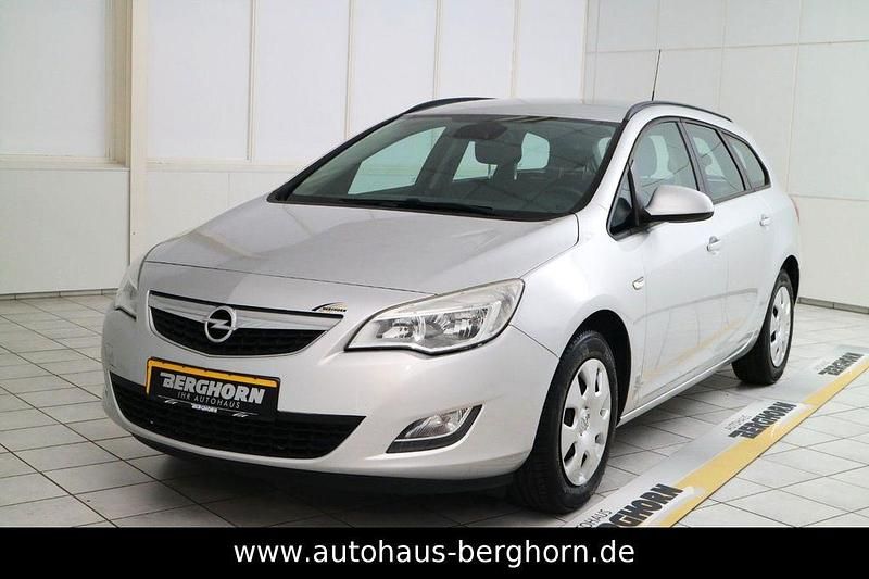 Silber Gebraucht 2012 Opel Astra Selection Kombi | 4.880 € (Etwas zu teuer) - Bild 1/4