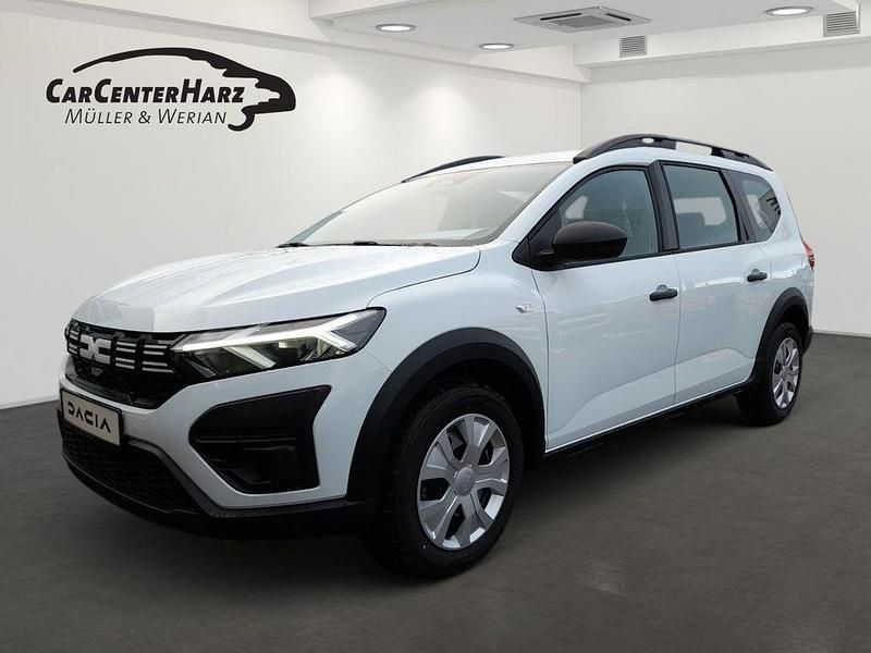 Weiß Neu 2025 Dacia Jogger Essentiel Limousine | 21.130 € (Guter Preis) - Bild 1/4