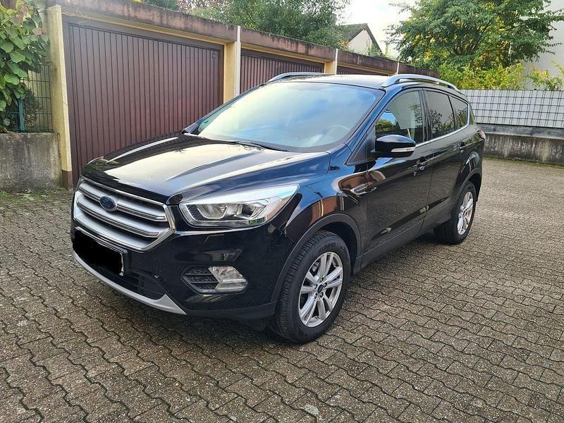 Schwarz Gebraucht 2019 Ford Kuga Titanium SUV | 11.400 € (Superpreis) - Bild 1/4