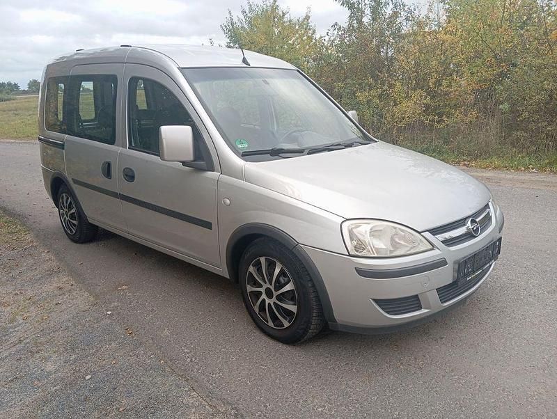 Grau Gebraucht 2005 Opel Combo Edition Van / Kleinbus | 1.799 € (Guter Preis) - Bild 1/4