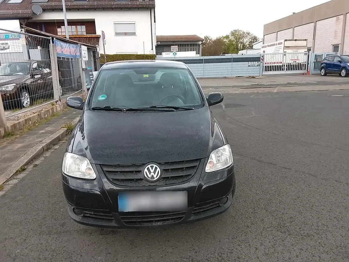 Gebraucht VW Fox 52 PS (38 kW) 2008 Schwarz Kleinwagen