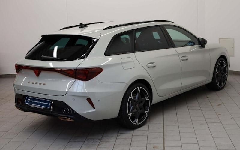 Neu Cupra Leon VZ 272 PS (200 kW) 2025 Taiga grau metallic Kombi