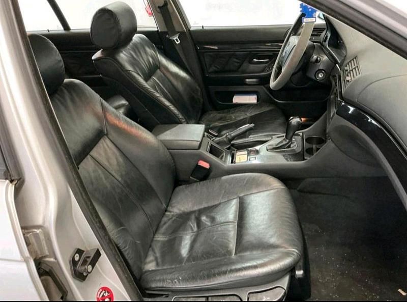 Gebraucht BMW 523 170 PS (125 kW) 1999 Silber Kombi