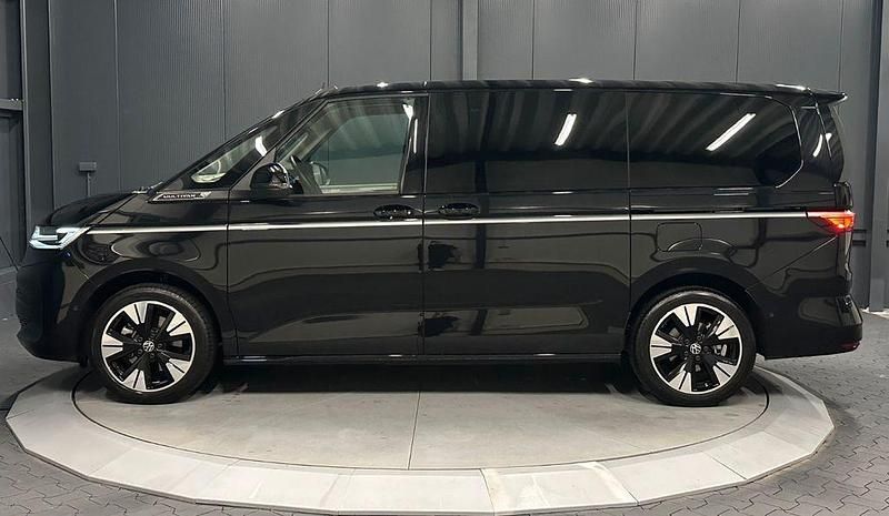 Gebraucht VW Multivan Style 150 PS (110 kW) 2024 Schwarz Van