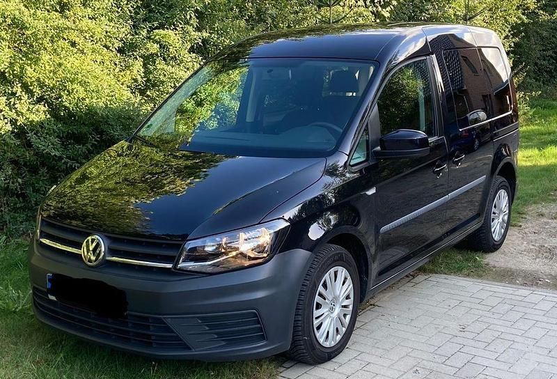 Gebraucht VW Caddy Trendline 102 PS (75 kW) 2016 Schwarz Van / Kleinbus