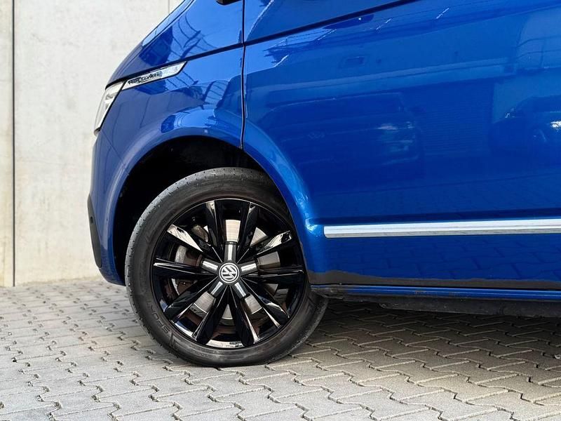 Gebraucht VW Multivan Highline 199 PS (146 kW) 2021 Blau Van