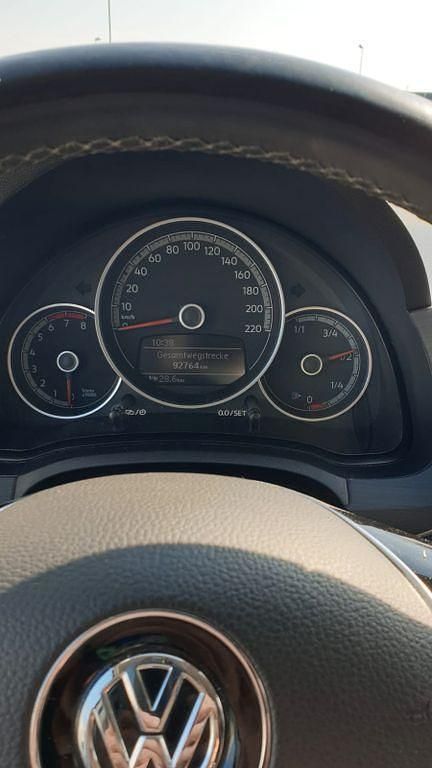 Second-hand VW up! 60 CP (44 kW) 2017 Alb Hatchback