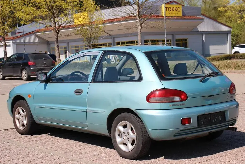 Gebraucht Mitsubishi Colt 75 PS (55 kW) 1995 Blau Kleinwagen