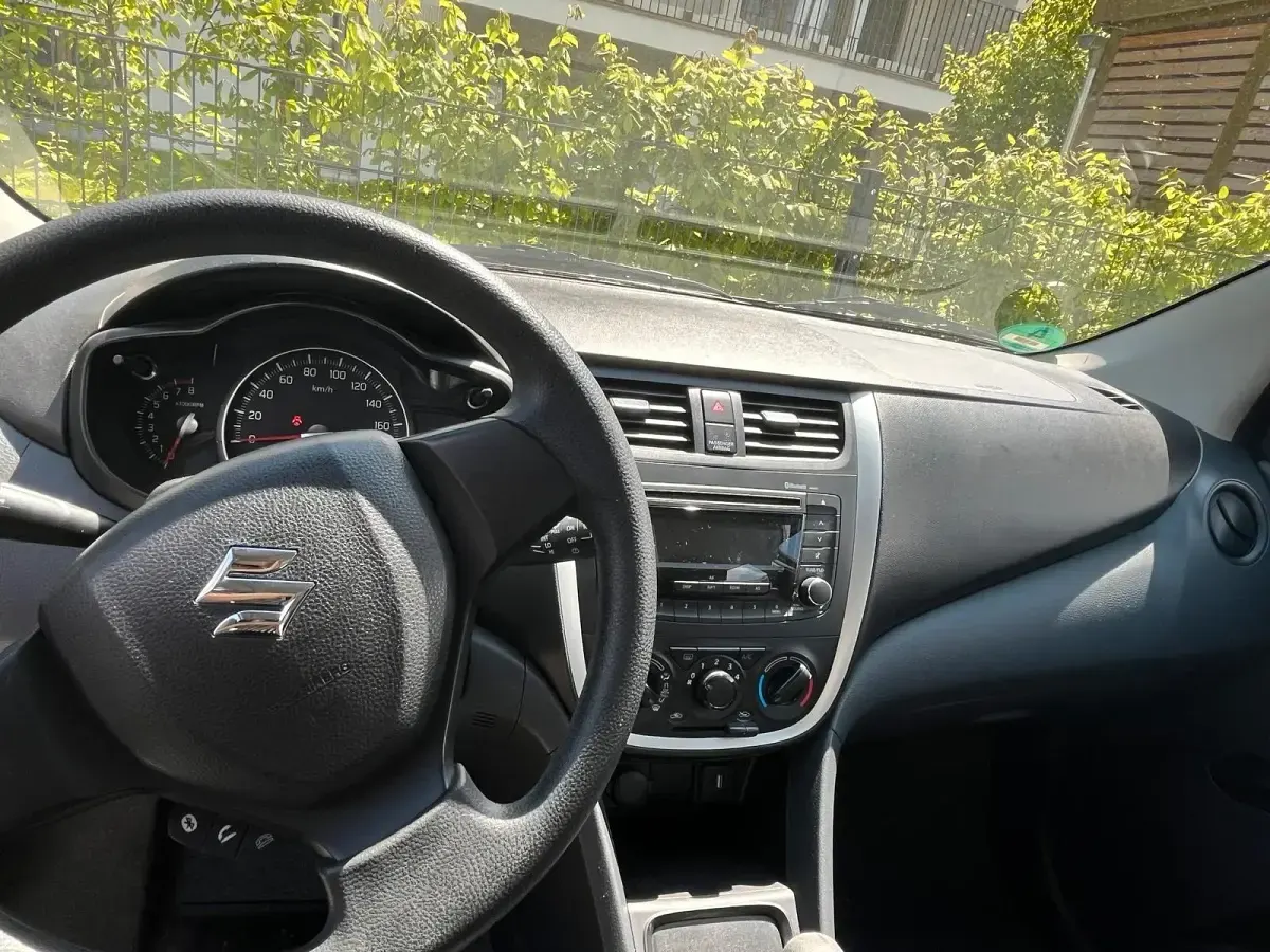 Gebraucht Suzuki Celerio Club 68 PS (50 kW) 2018 Weiß Kleinwagen