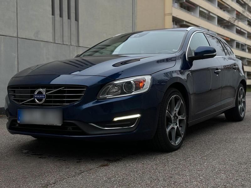 Blau Gebraucht 2015 Volvo V60 Ocean Race Kombi | 10.500 € (Teuer) - Bild 1/4