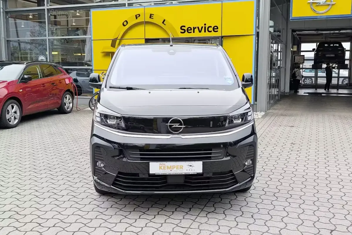 Gebraucht Opel Zafira Life Edition 177 PS (130 kW) 2024 Black metallic Van / Kleinbus